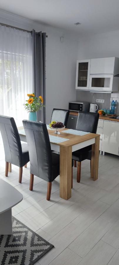 Apartamenty Dzemejra - Jumeirah Дарлово Екстер'єр фото