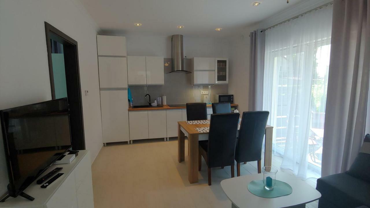 Apartamenty Dzemejra - Jumeirah Дарлово Екстер'єр фото